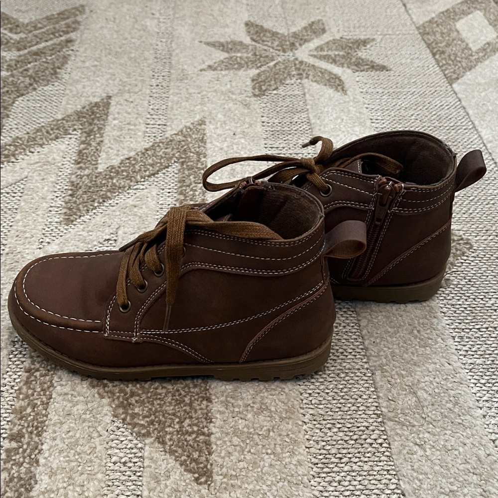 Boy’s Boots - Picture 5 of 7